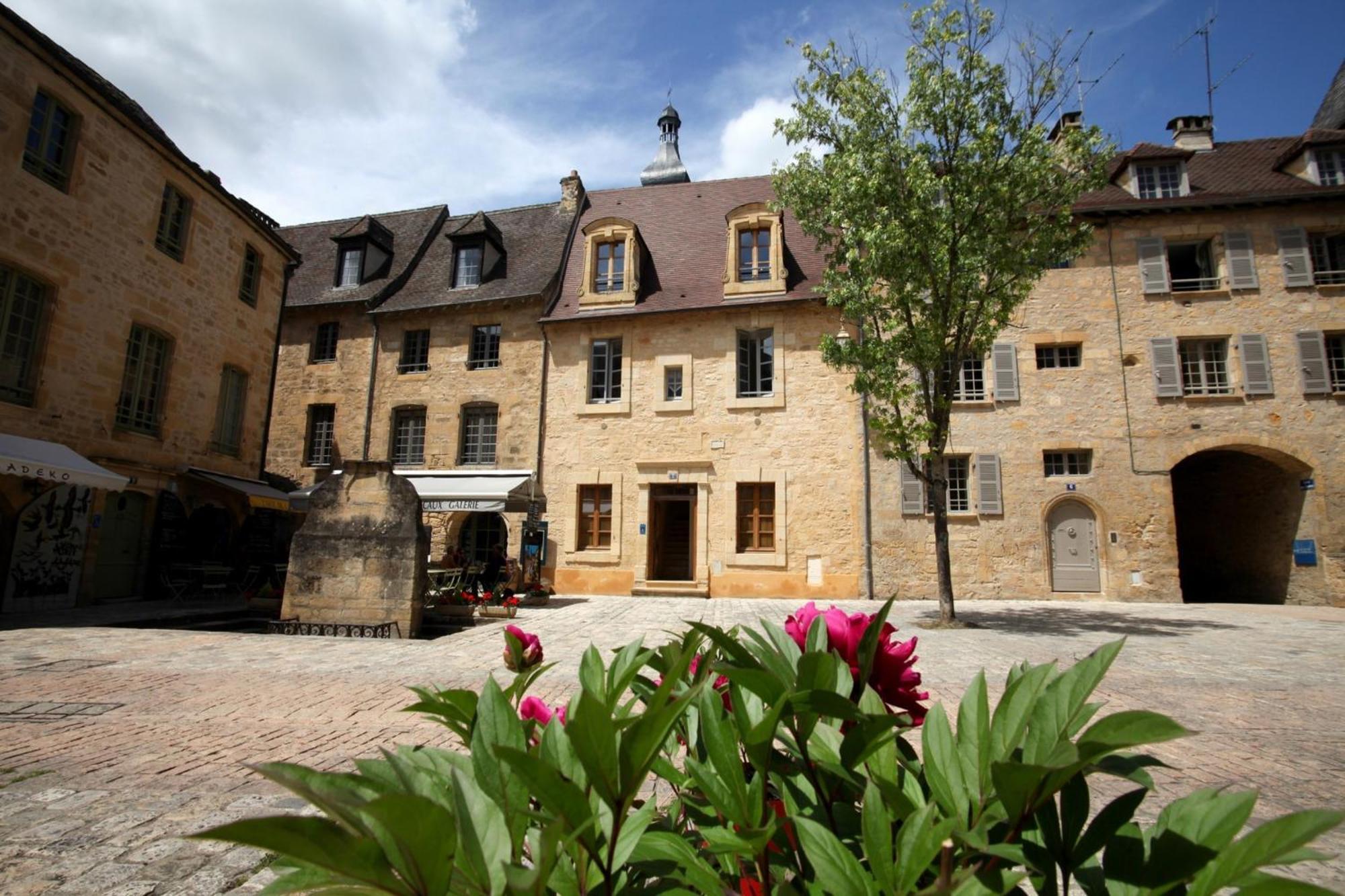 Le Grenier Du Chapitre Apartment ซาร์ลา-ลา-กาเนดา ภายนอก รูปภาพ