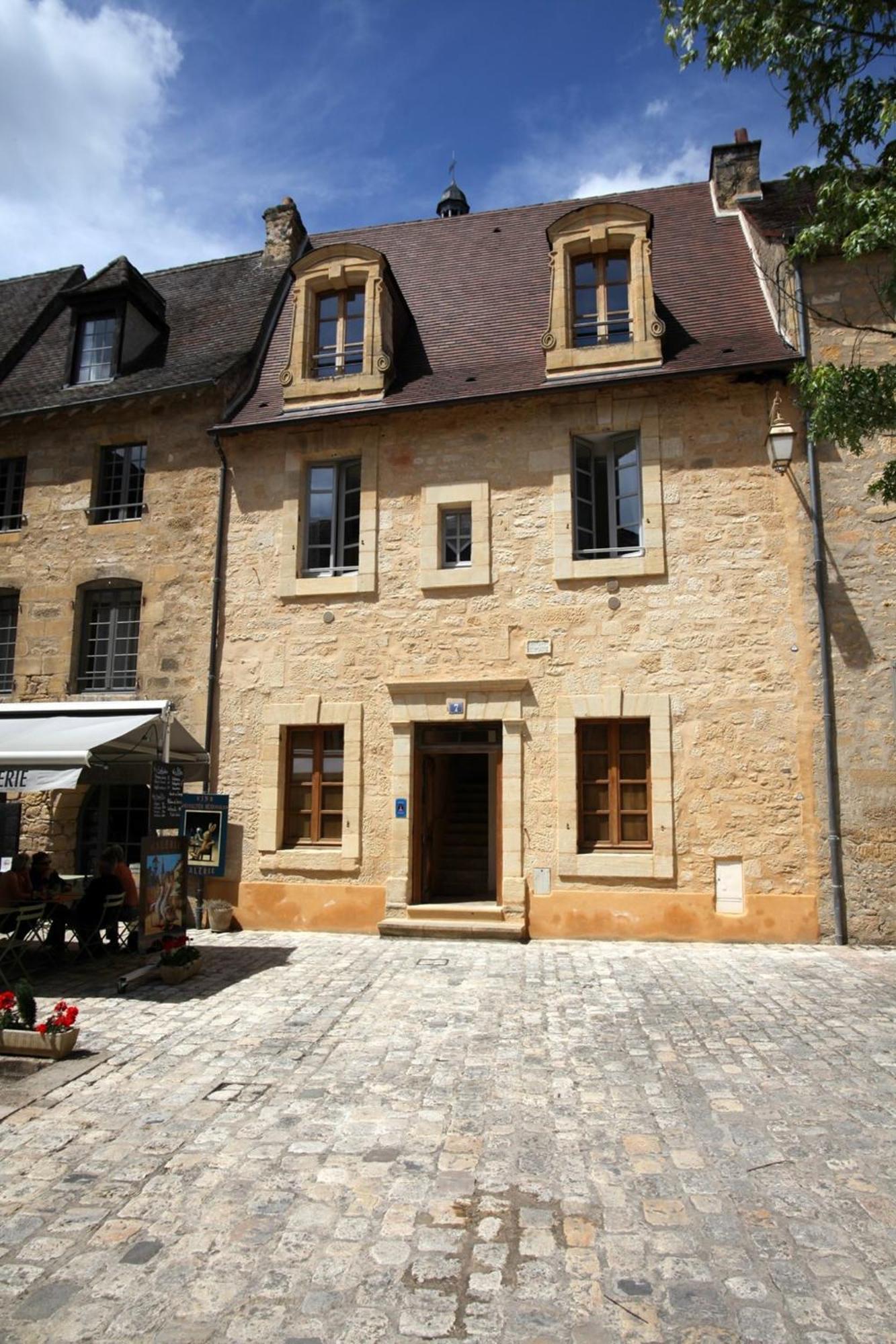 Le Grenier Du Chapitre Apartment ซาร์ลา-ลา-กาเนดา ภายนอก รูปภาพ