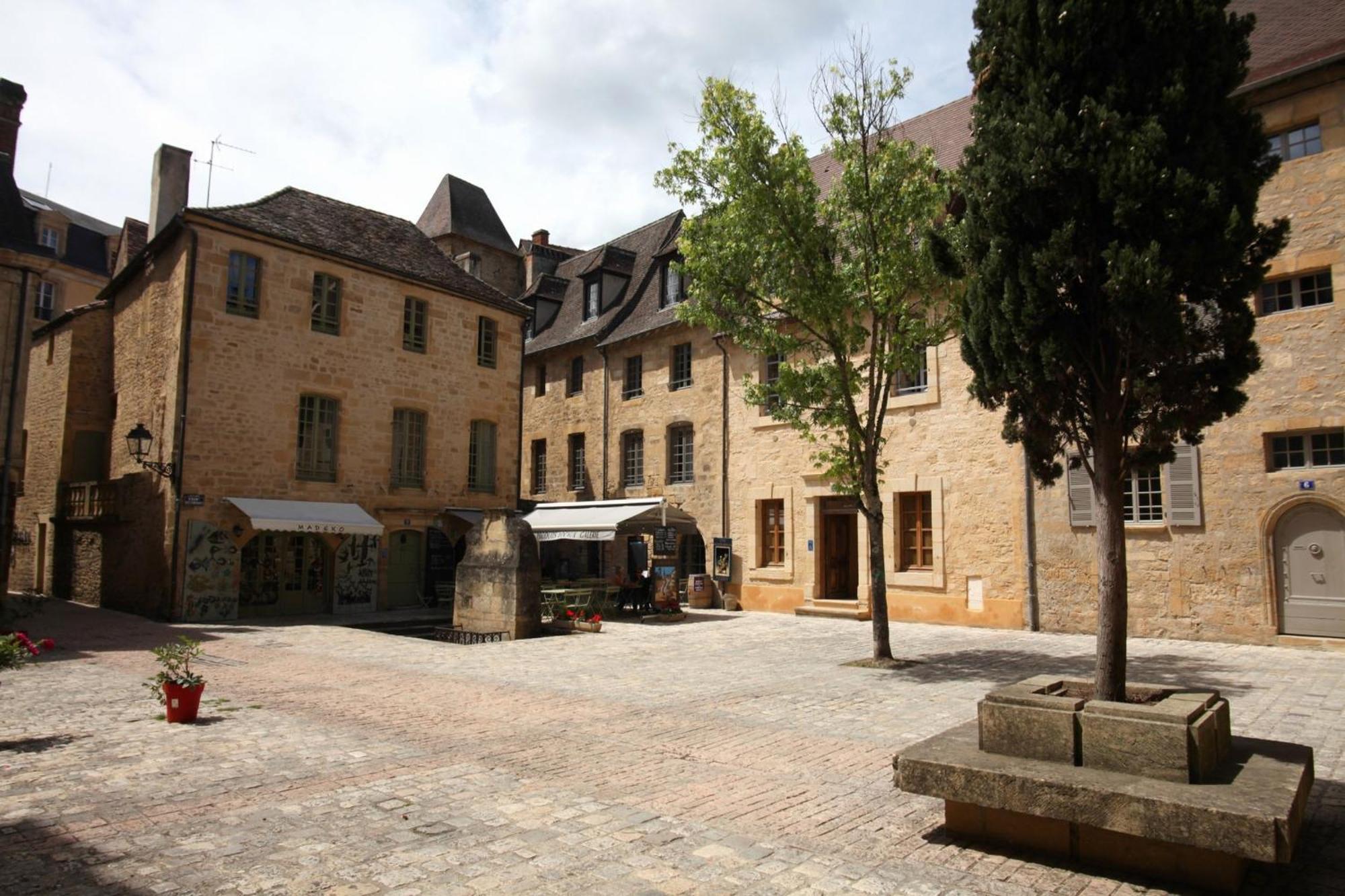 Le Grenier Du Chapitre Apartment ซาร์ลา-ลา-กาเนดา ภายนอก รูปภาพ