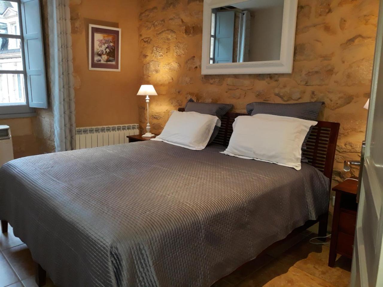 Le Grenier Du Chapitre Apartment ซาร์ลา-ลา-กาเนดา ภายนอก รูปภาพ